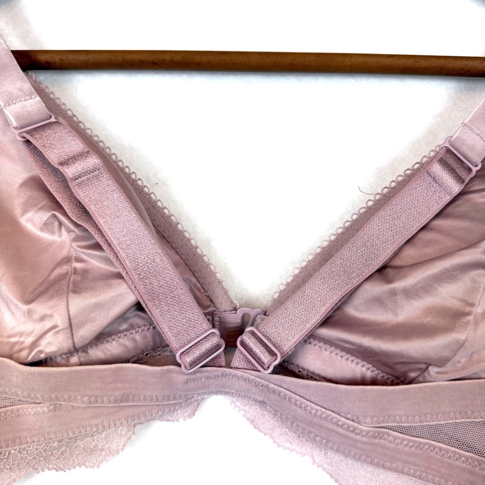 Victoria's Secret Soft Pink Lace Velvet Bralette - Picture 10 of 10